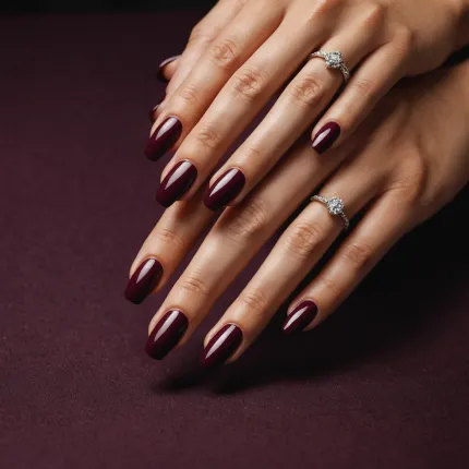 Бордовый маникюр: искусство выразить себя через цвет и стиль